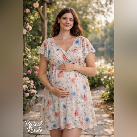 Jessica Simpson Tops - Jessica Simpson Flowy Floral Maternity Dress Size M